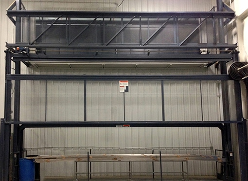 large vertical lift for glass manufacturing plant