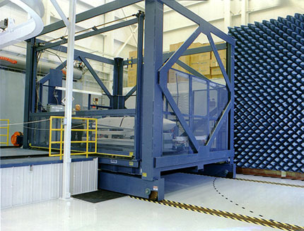 vertical lift conveyor for missiles