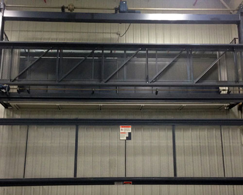 large vertical lift for glass manufacturing plant