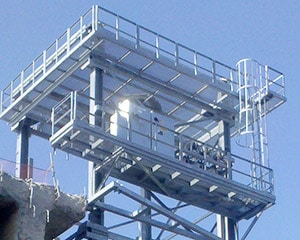 Naval shipyard lift